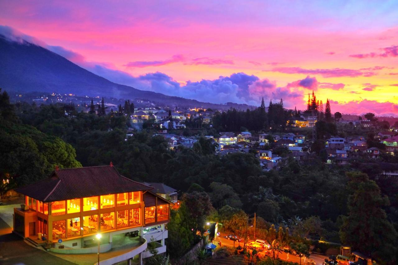 The Grand Hill Resort-Hotel Puncak Εξωτερικό φωτογραφία