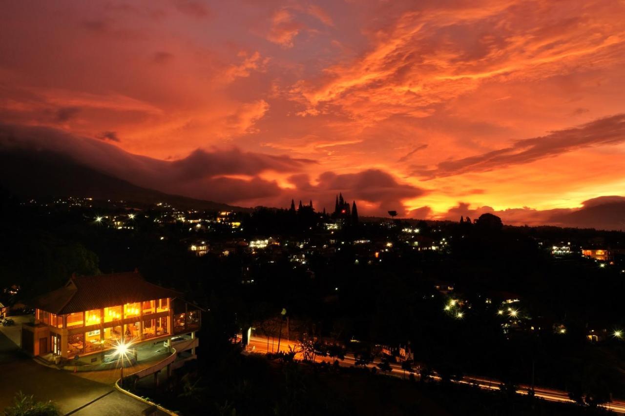 The Grand Hill Resort-Hotel Puncak Εξωτερικό φωτογραφία