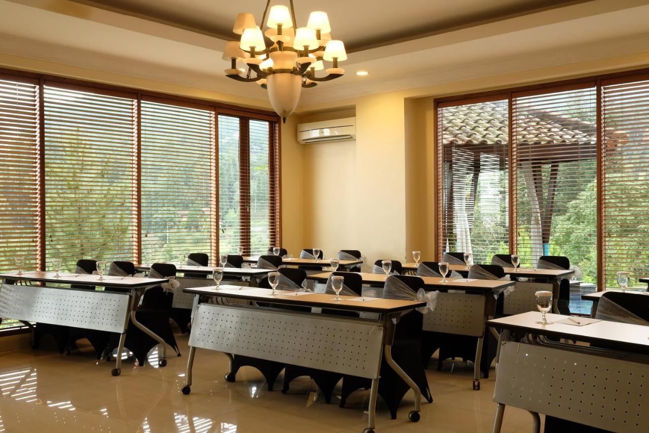 The Grand Hill Resort-Hotel Puncak Εξωτερικό φωτογραφία
