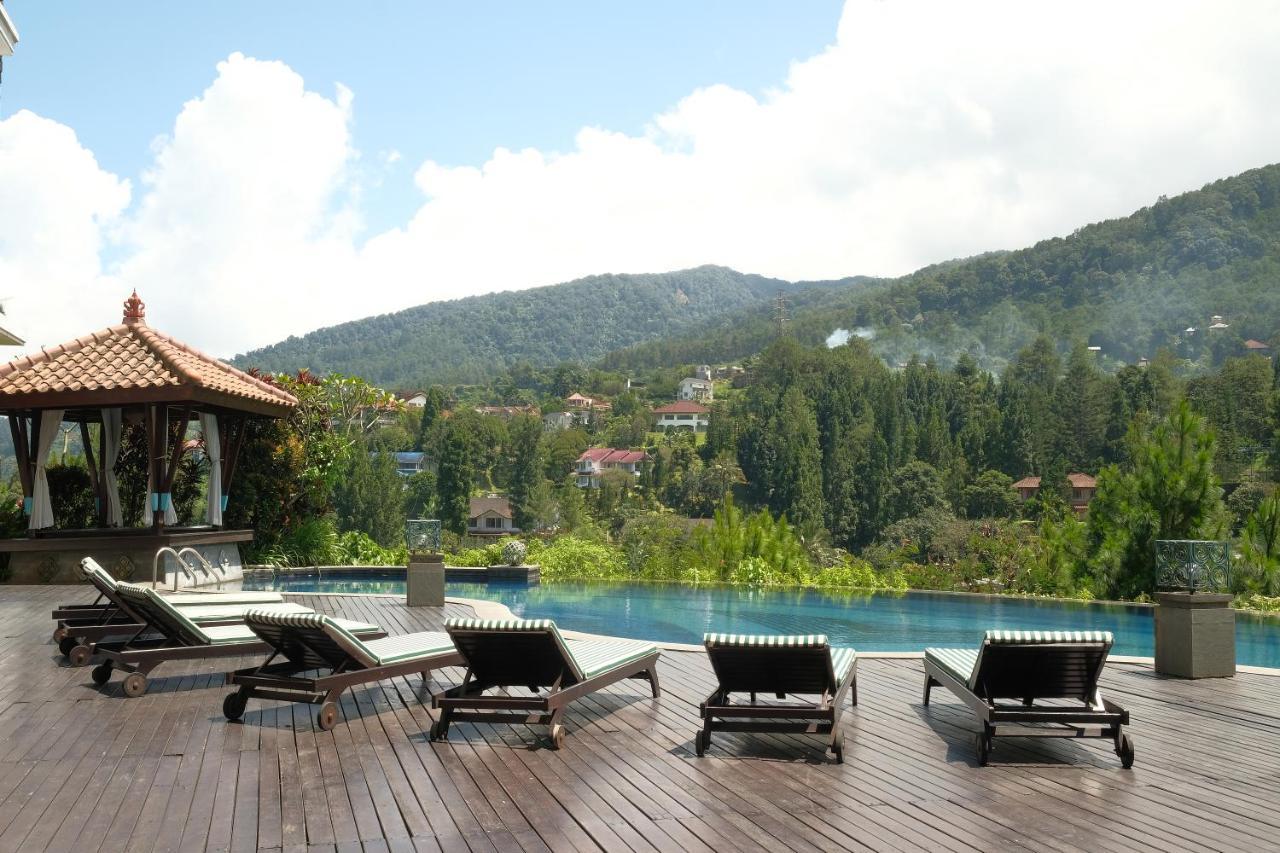 The Grand Hill Resort-Hotel Puncak Εξωτερικό φωτογραφία