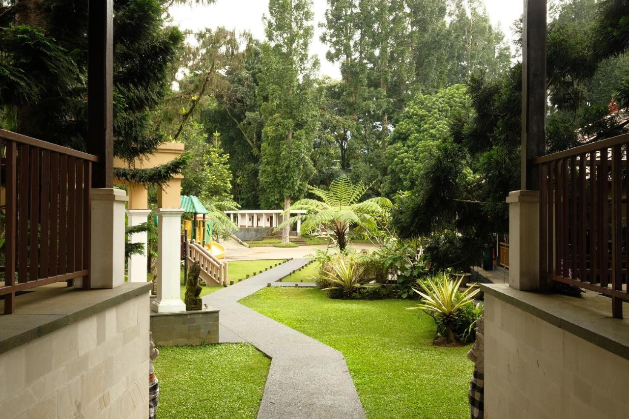 The Grand Hill Resort-Hotel Puncak Εξωτερικό φωτογραφία